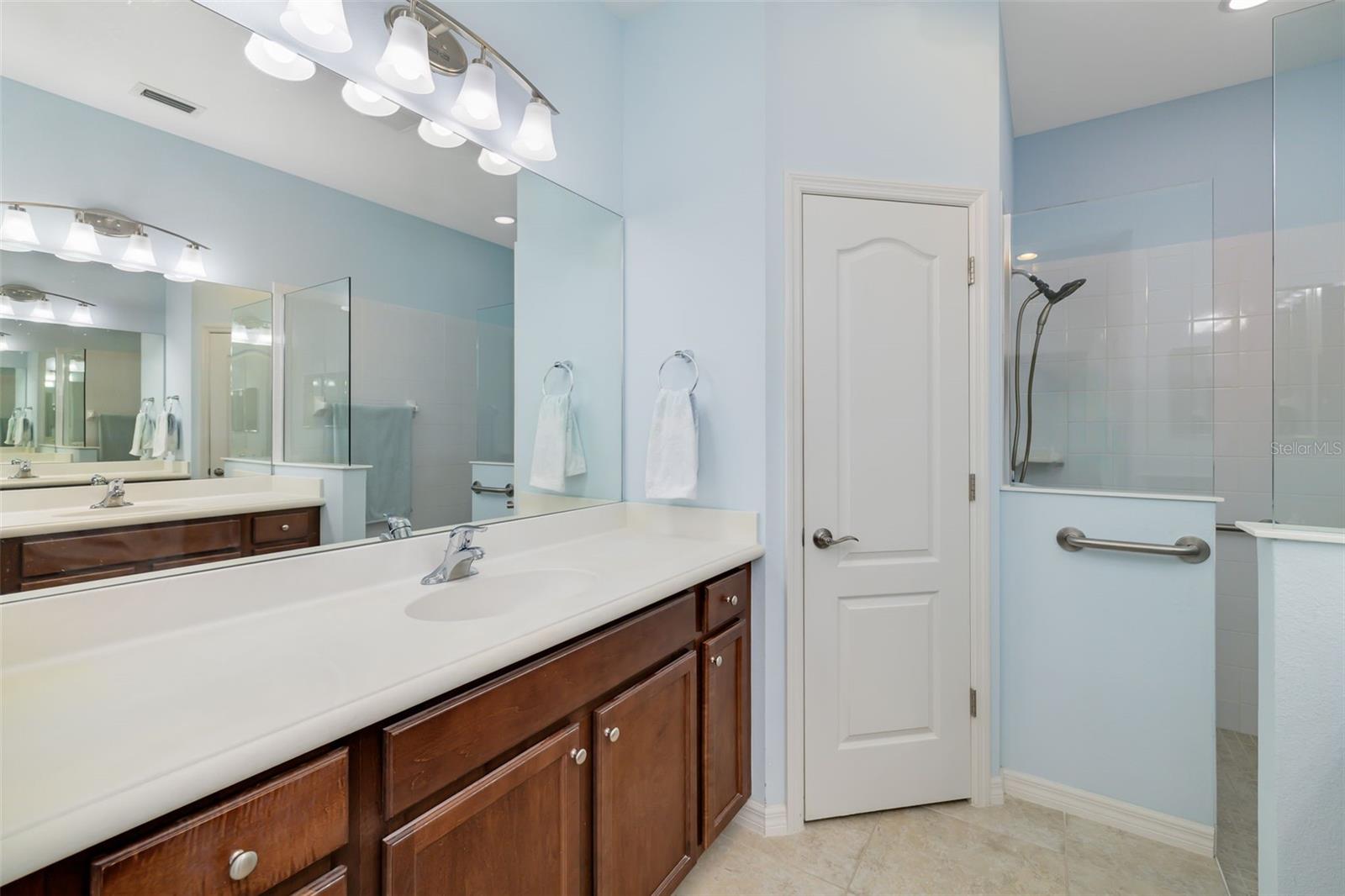5437 Chatham Square Way Property Photo 34