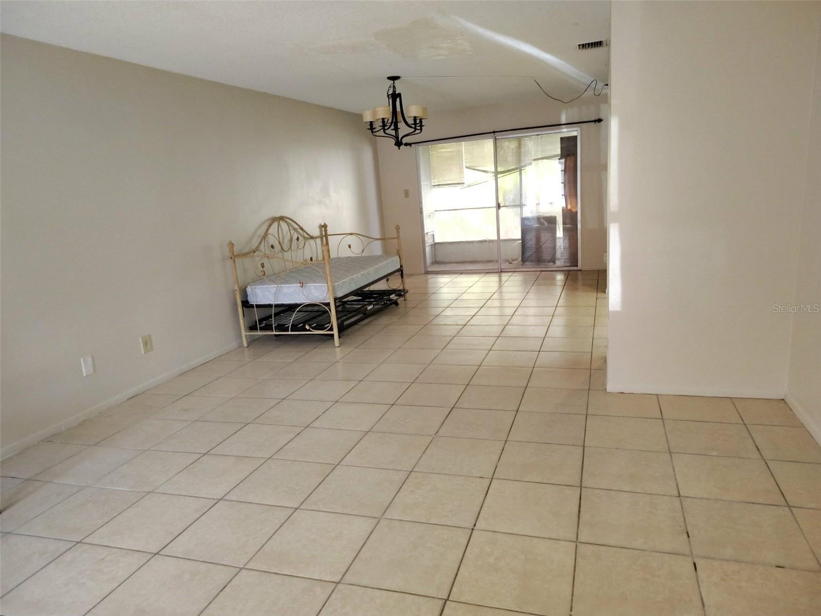 3715 Colby St Property Photo 4