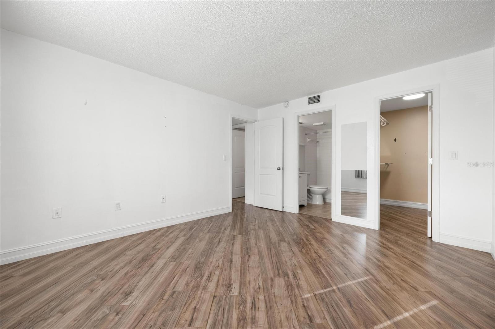 3223 Beneva Rd #101 Property Photo 16