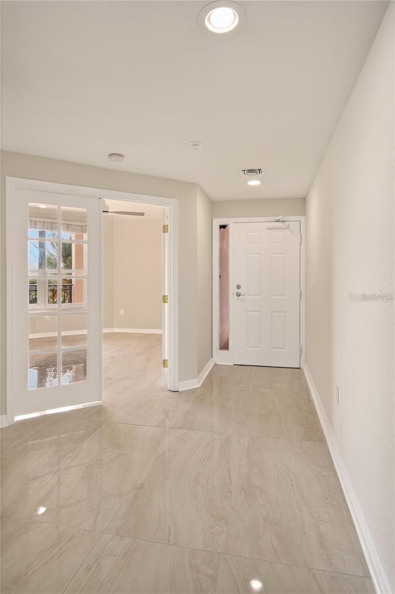 5430 Eagles Point Cir #202 Property Photo 4