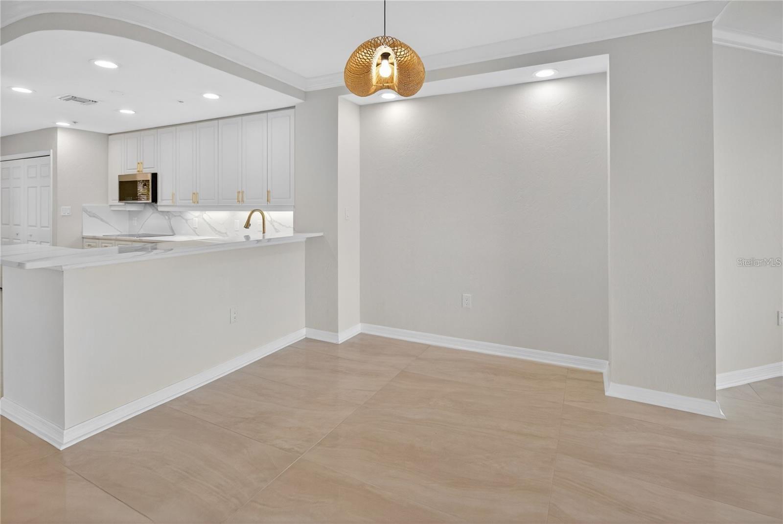 5430 Eagles Point Cir #202 Property Photo 13
