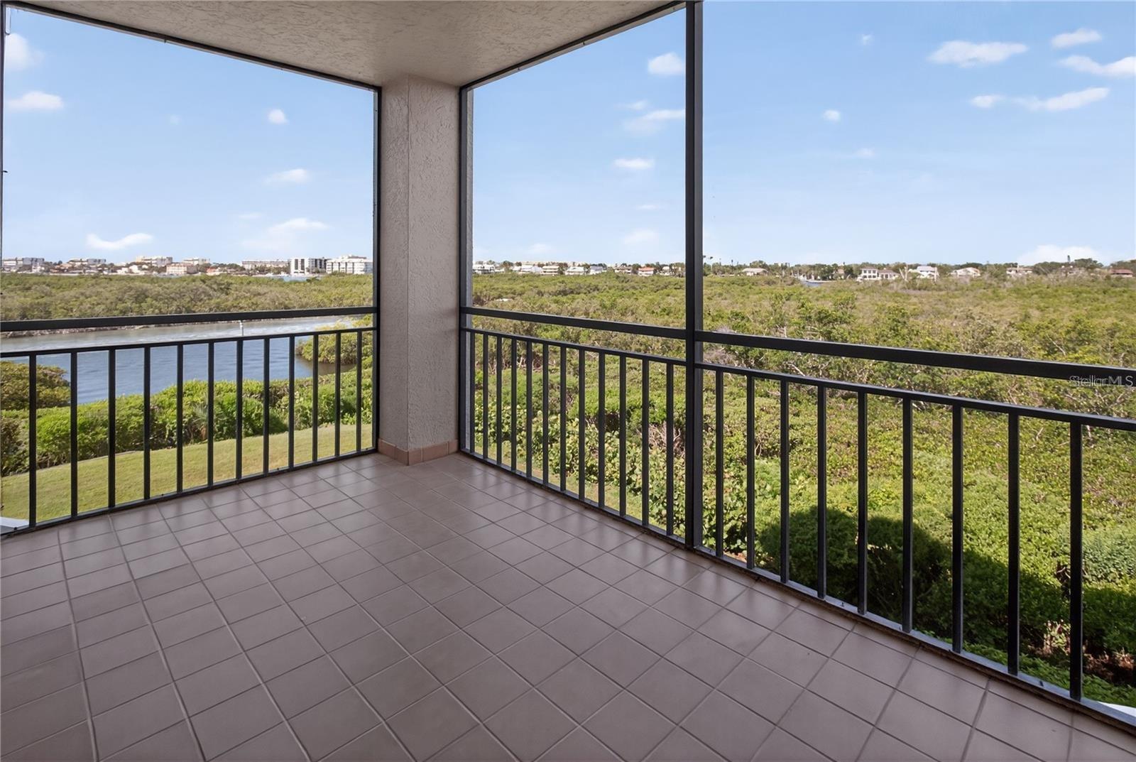 5430 Eagles Point Cir #202 Property Photo 30