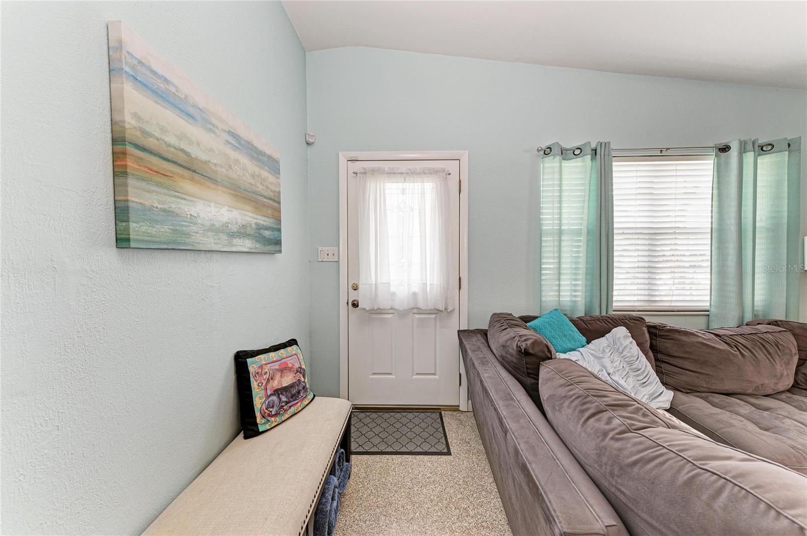 2564 Wood St Property Photo 4