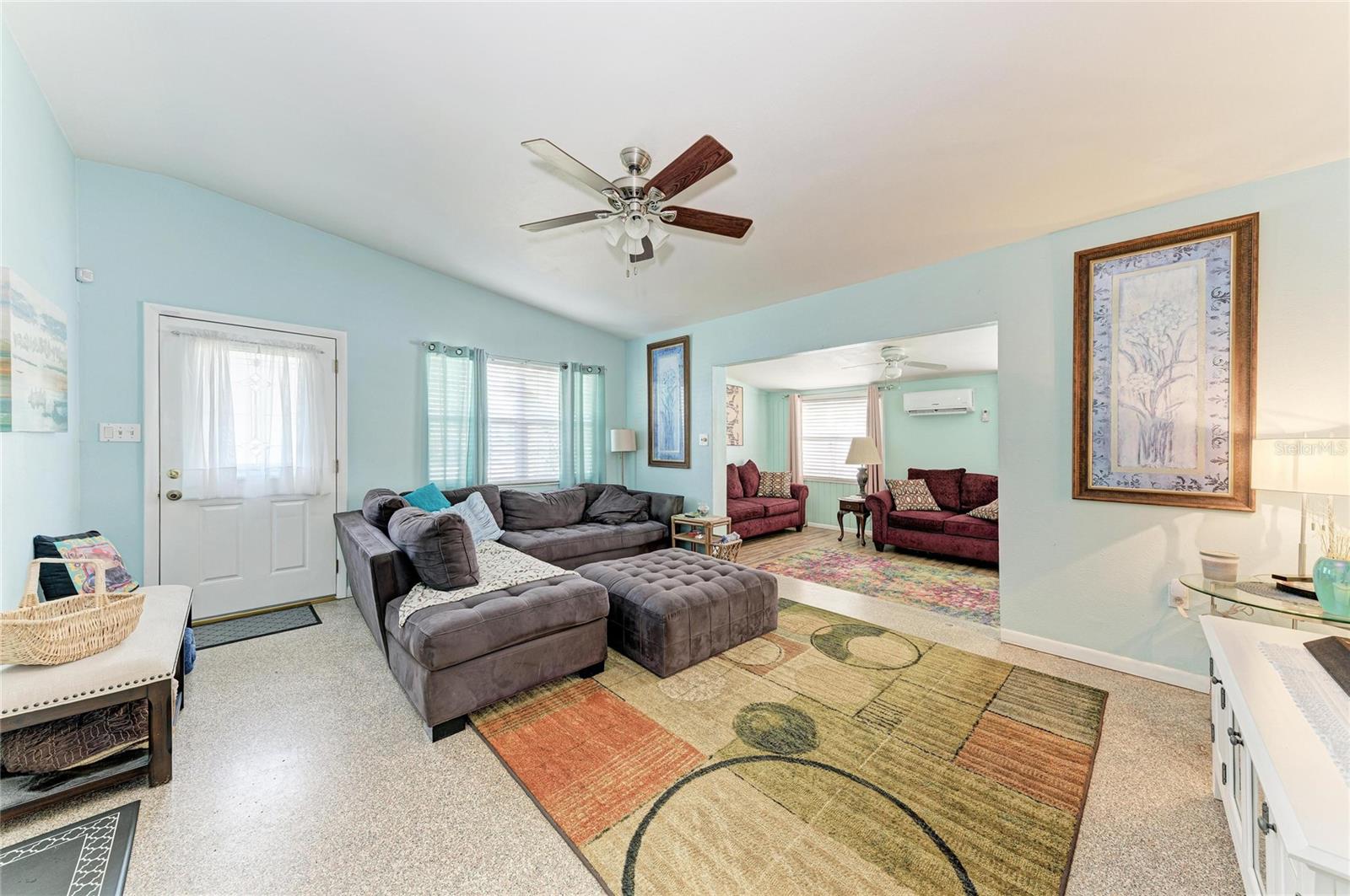 2564 Wood St Property Photo 6