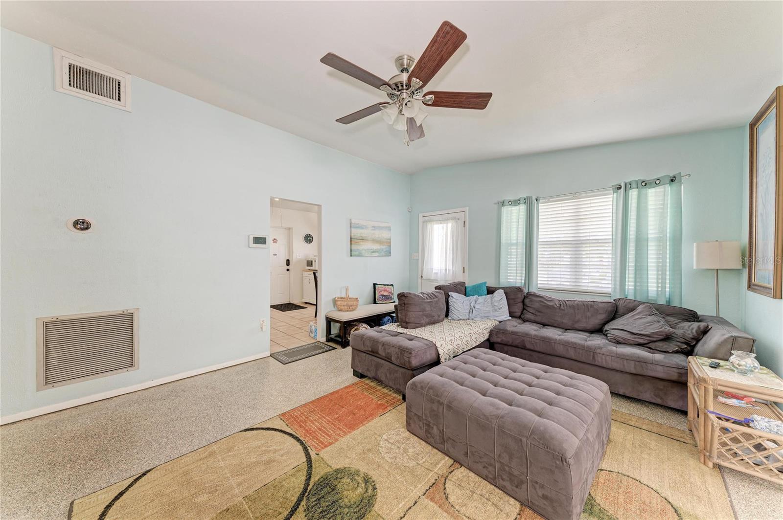 2564 Wood St Property Photo 7