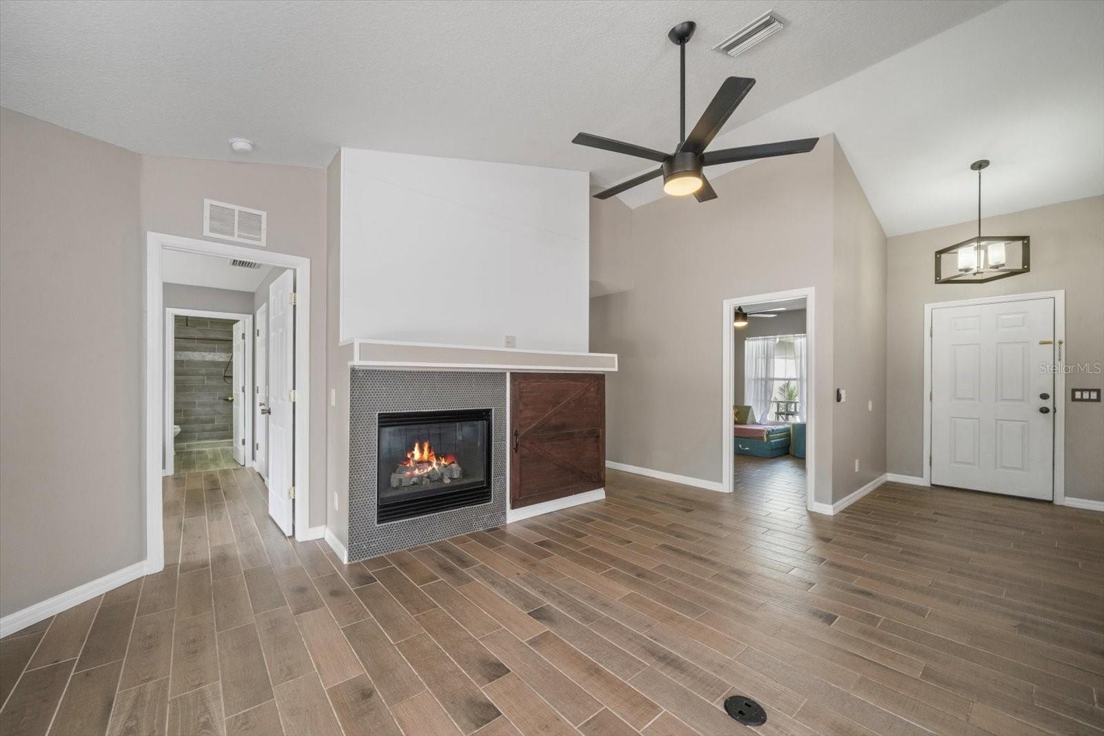 11887 Dunster Ln Property Photo 6