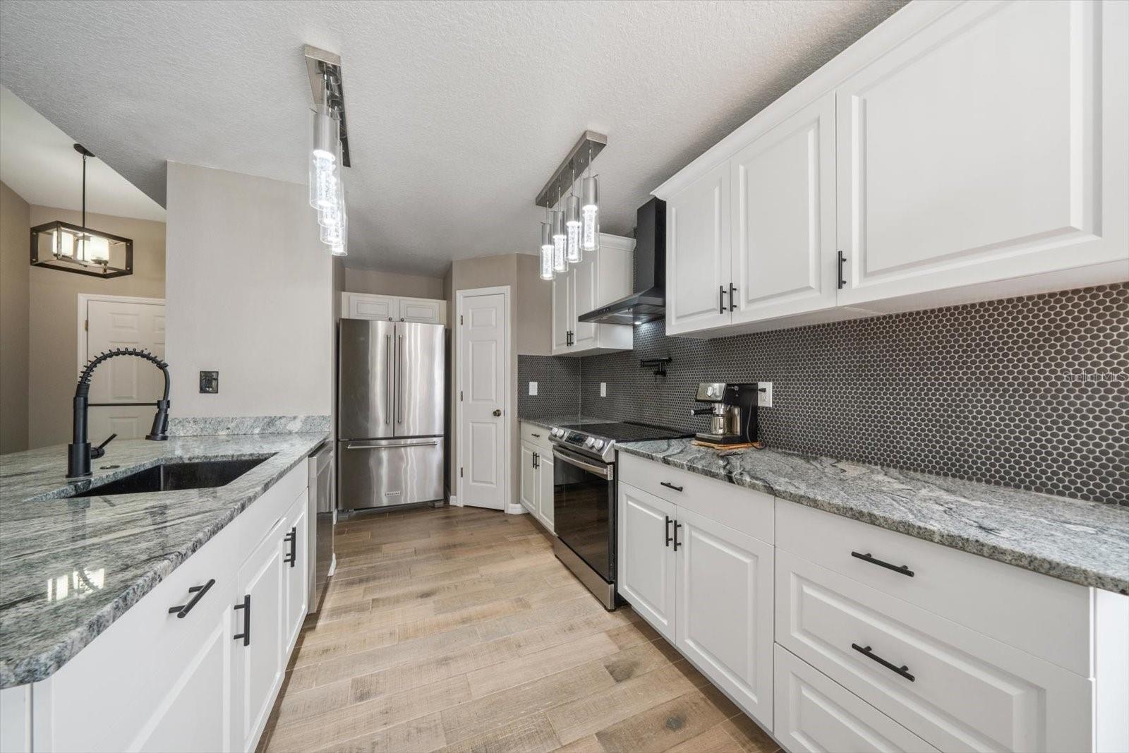 11887 Dunster Ln Property Photo 8
