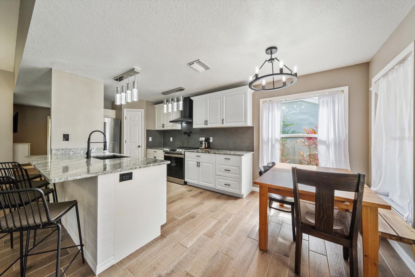 11887 Dunster Ln Property Photo 13