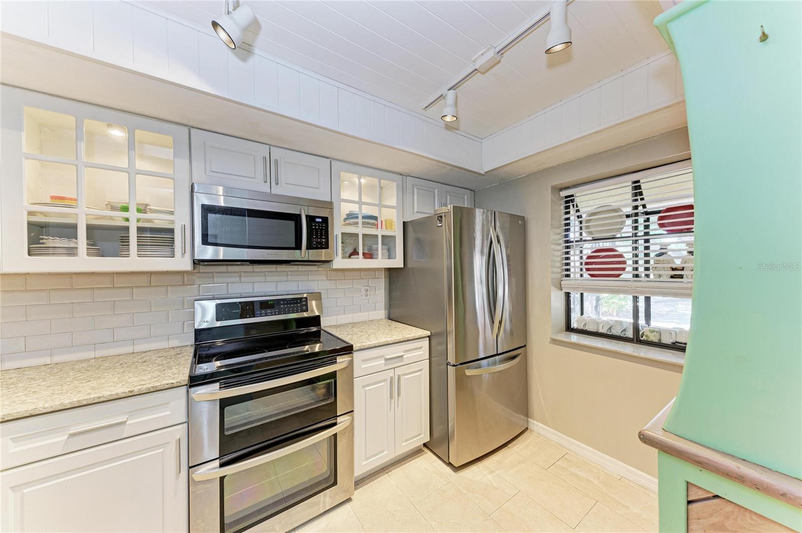 4412 Spicewood Dr #e Property Photo 2