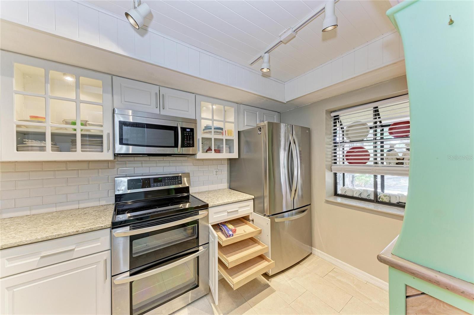 4412 Spicewood Dr #e Property Photo 10