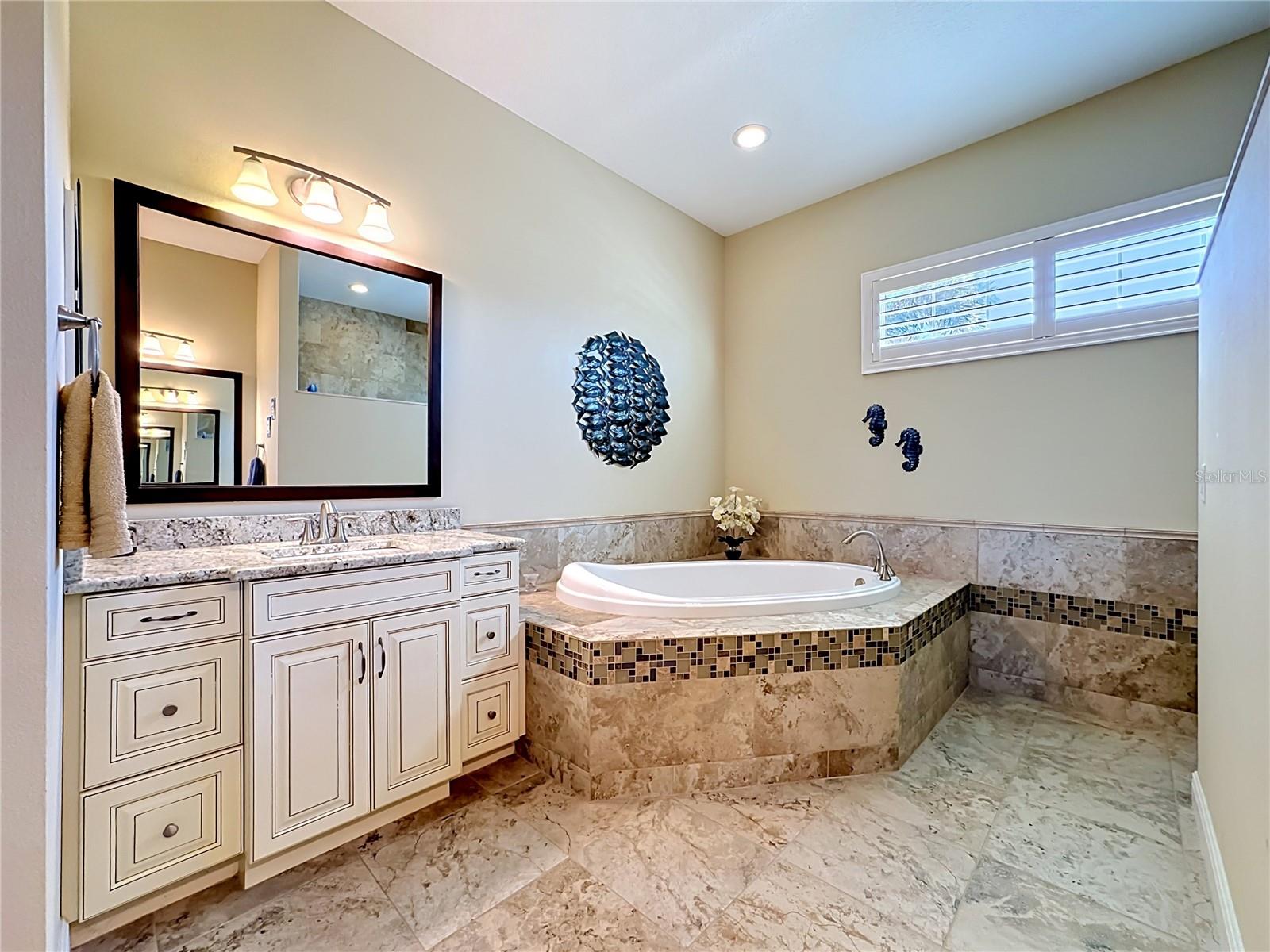 6130 Foxbrook Trl Property Photo 24