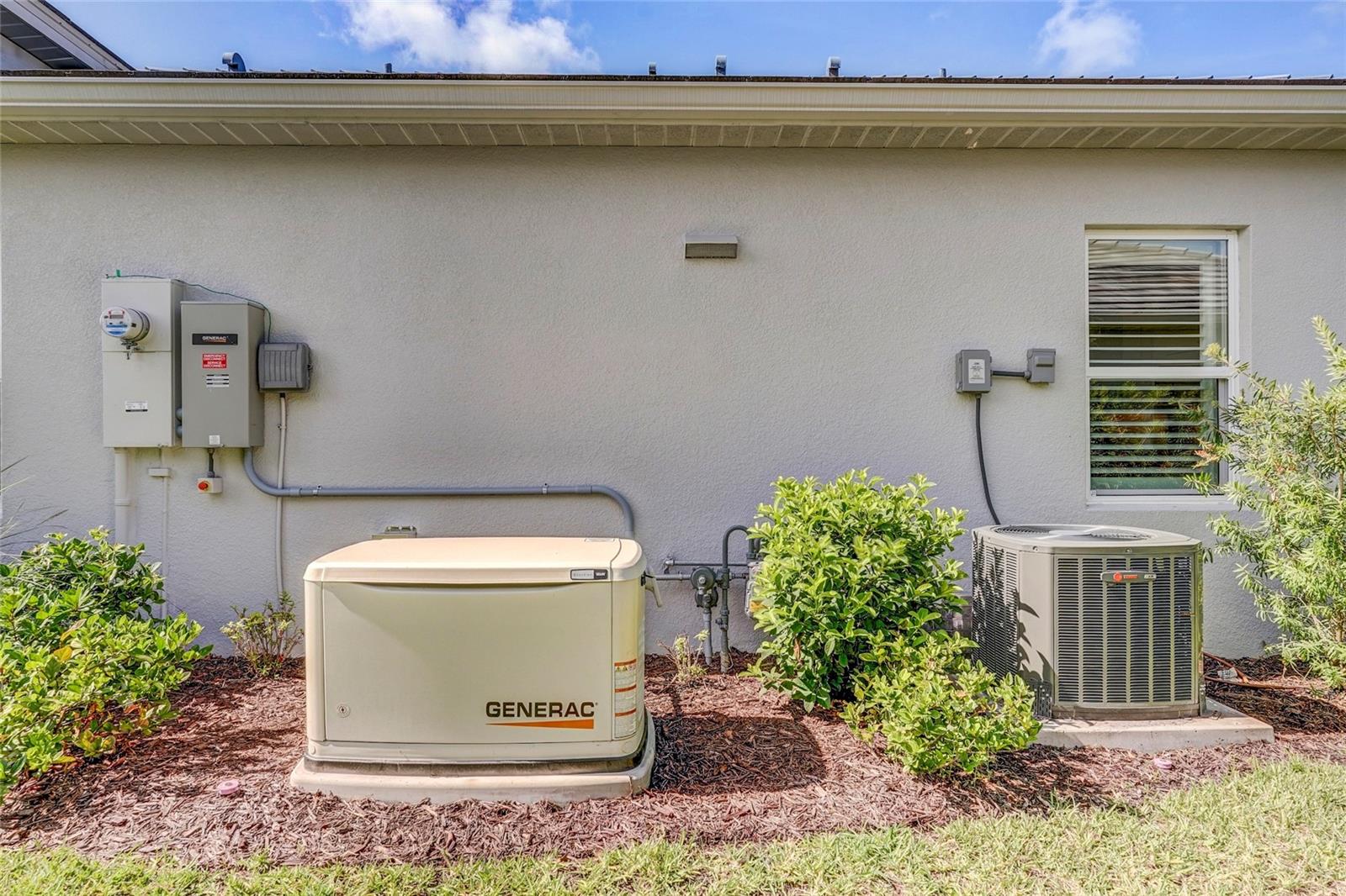 10233 Lake Wales Cir Property Photo 2