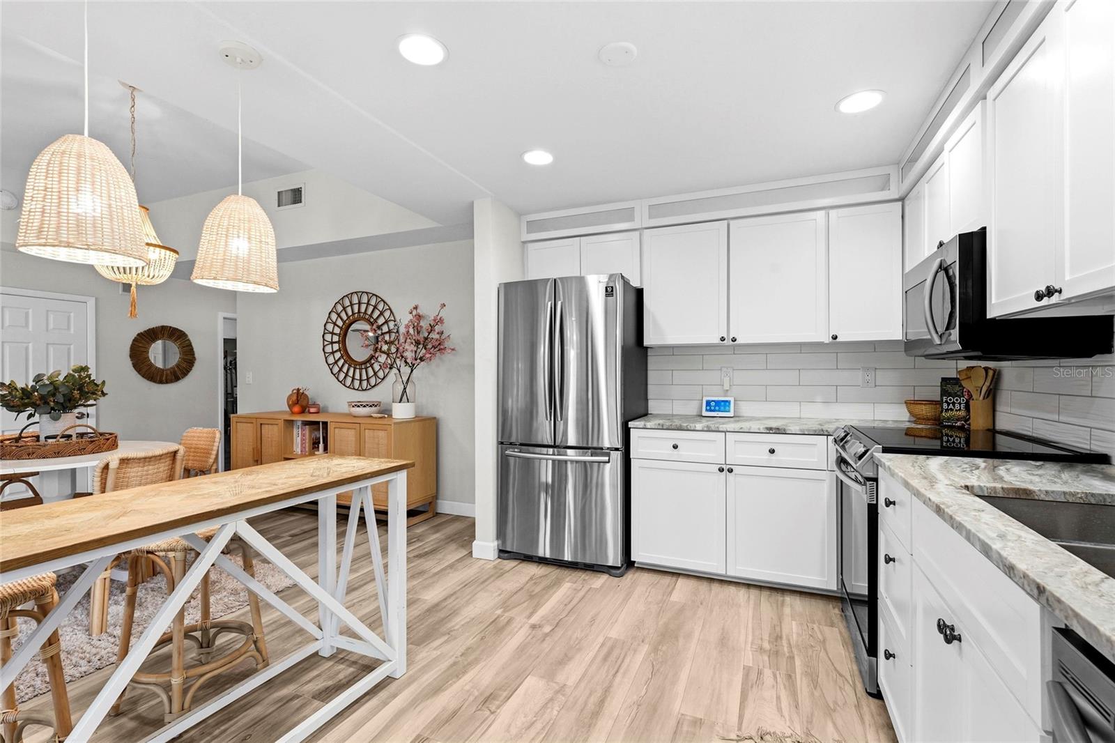 2383 Lakeside Mews #d3 Property Photo 7