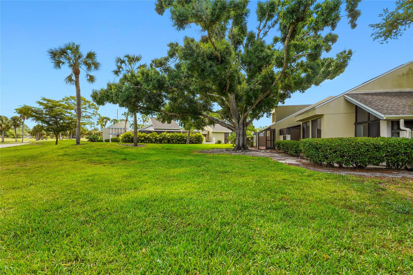 2383 Lakeside Mews #d3 Property Photo 40