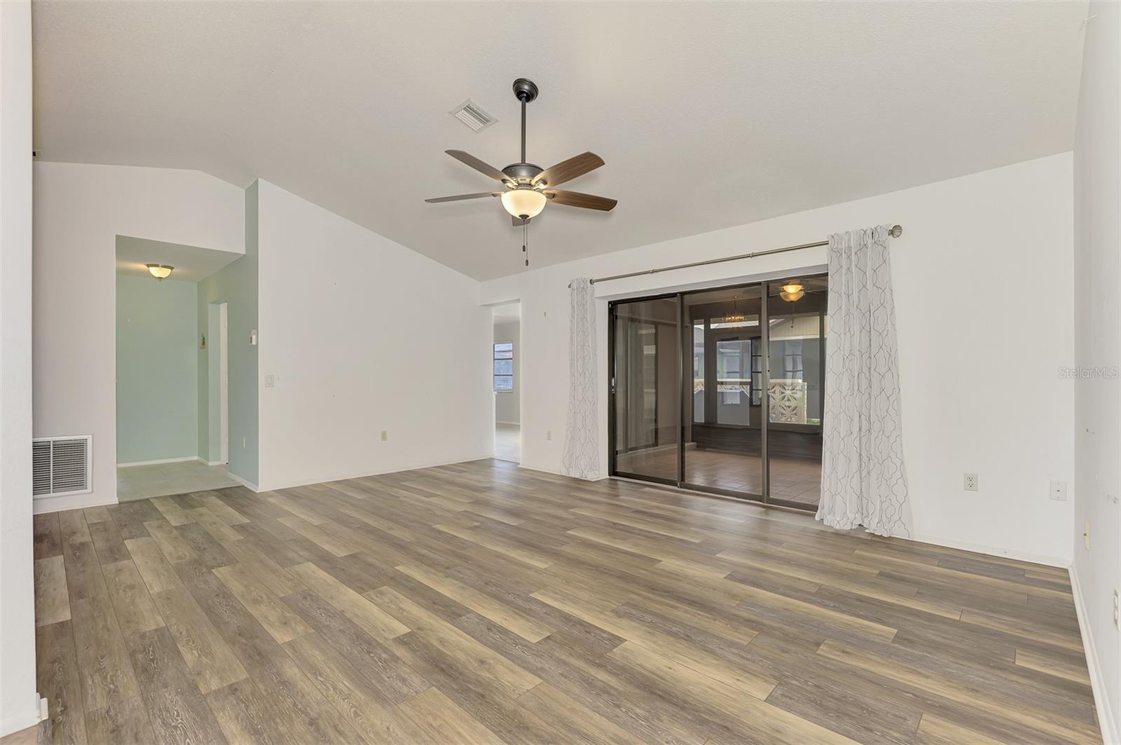 5833 Madison Rd Property Photo 15