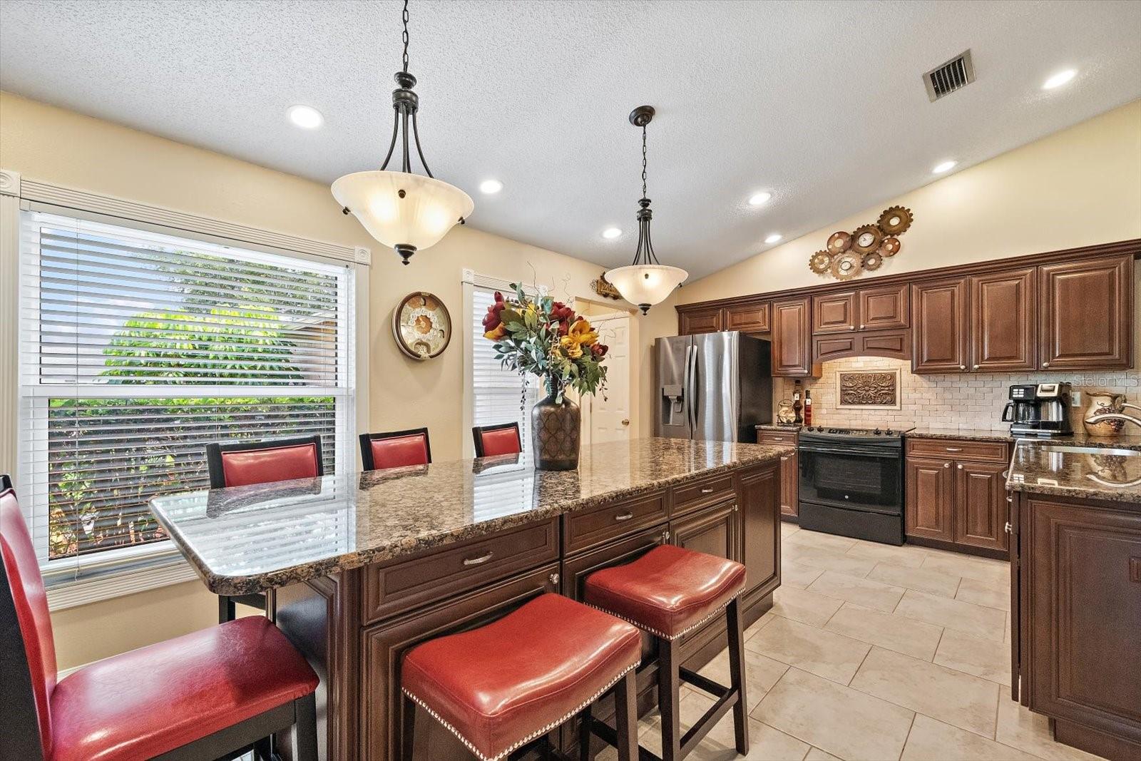 4352 Kingston Loop Property Photo 12