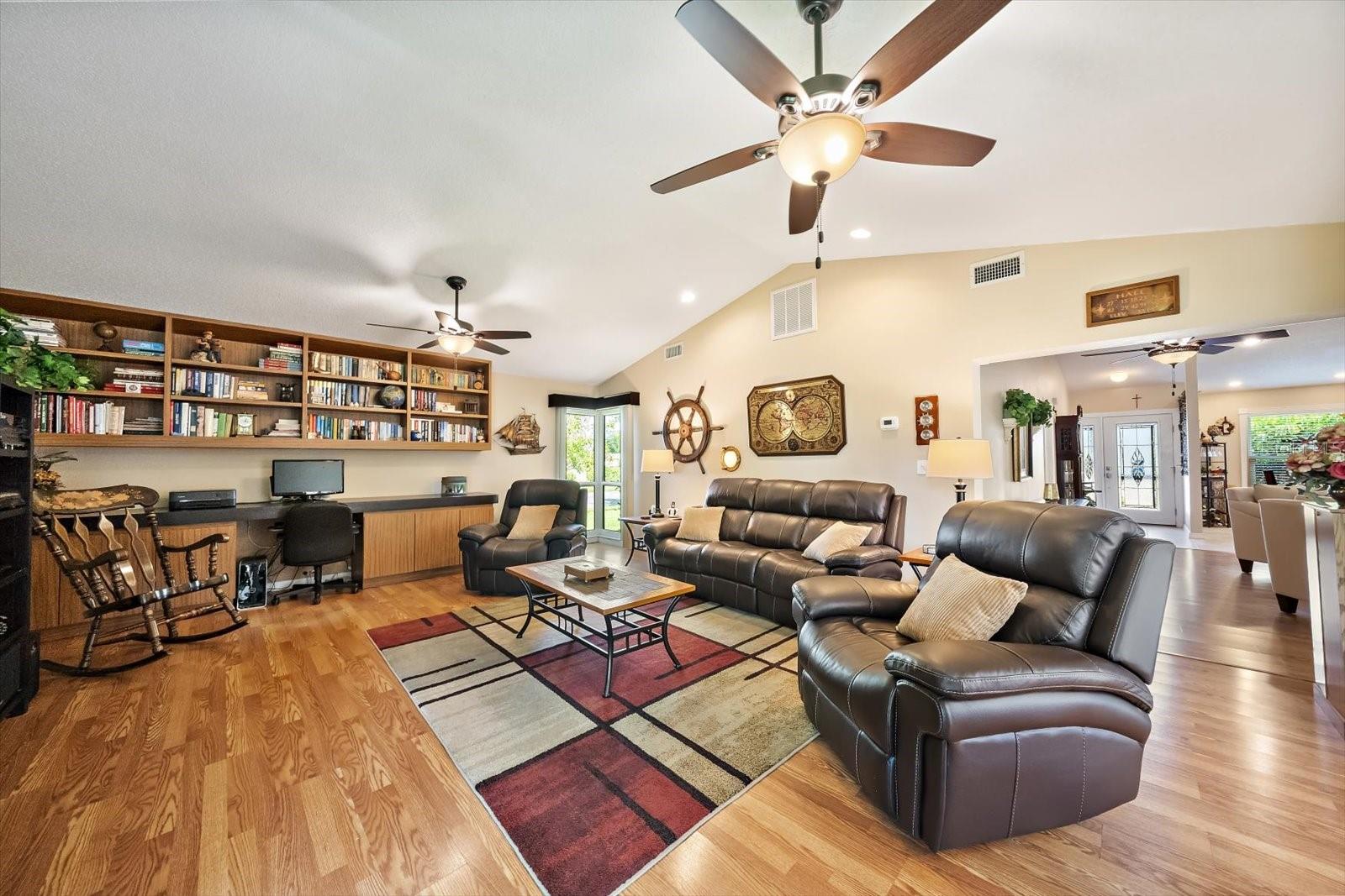 4352 Kingston Loop Property Photo 24