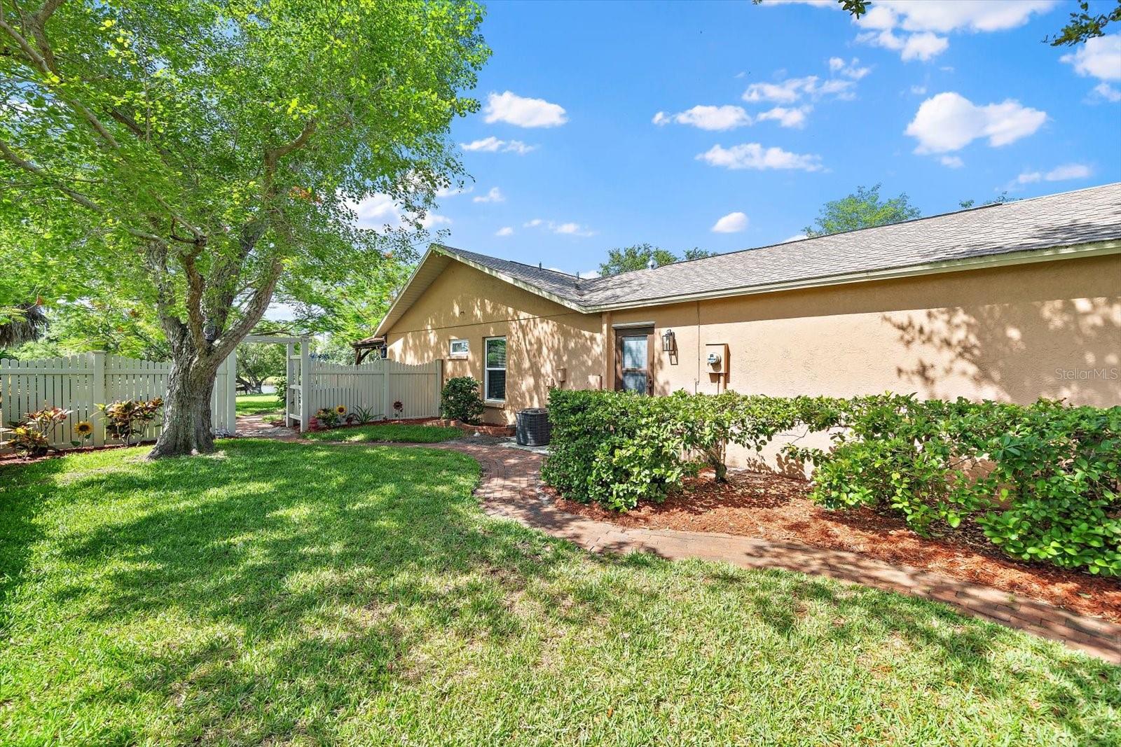4352 Kingston Loop Property Photo 37