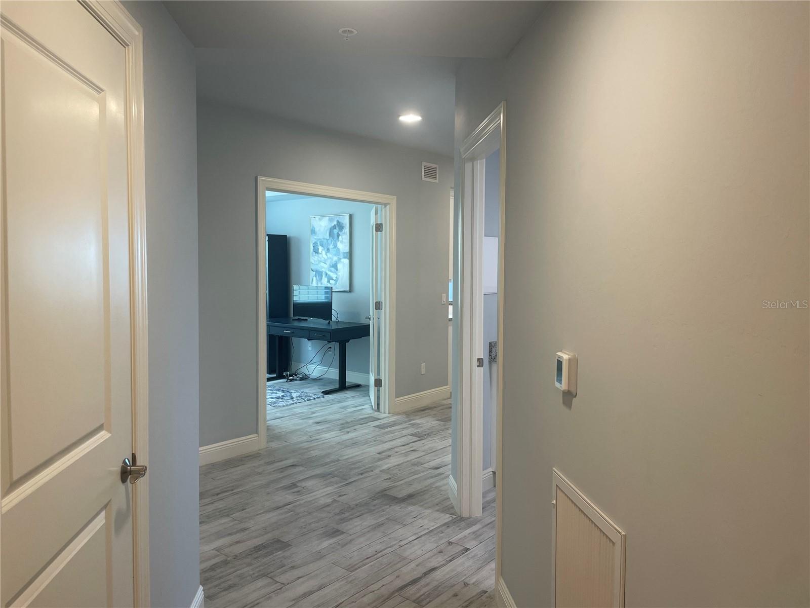 260 Hidden Bay Dr #401 Property Photo 4