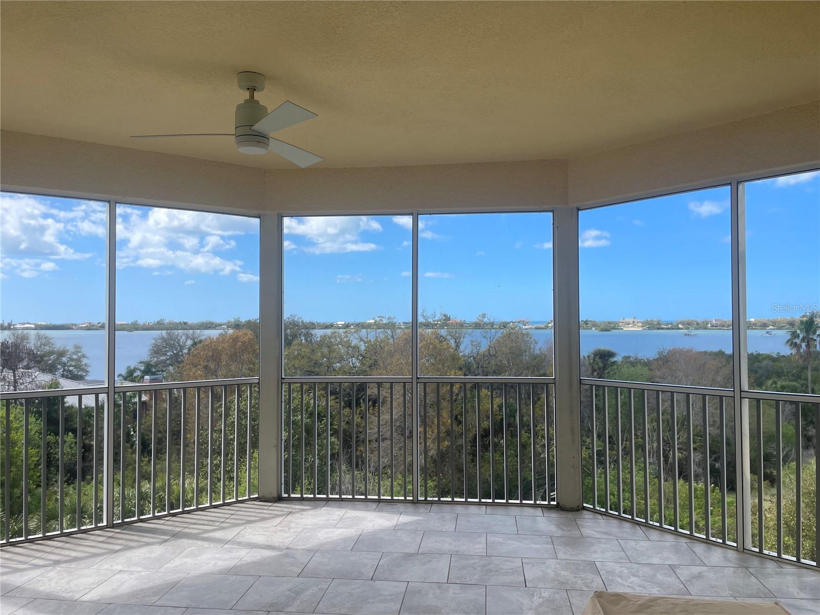 260 Hidden Bay Dr #401 Property Photo 15