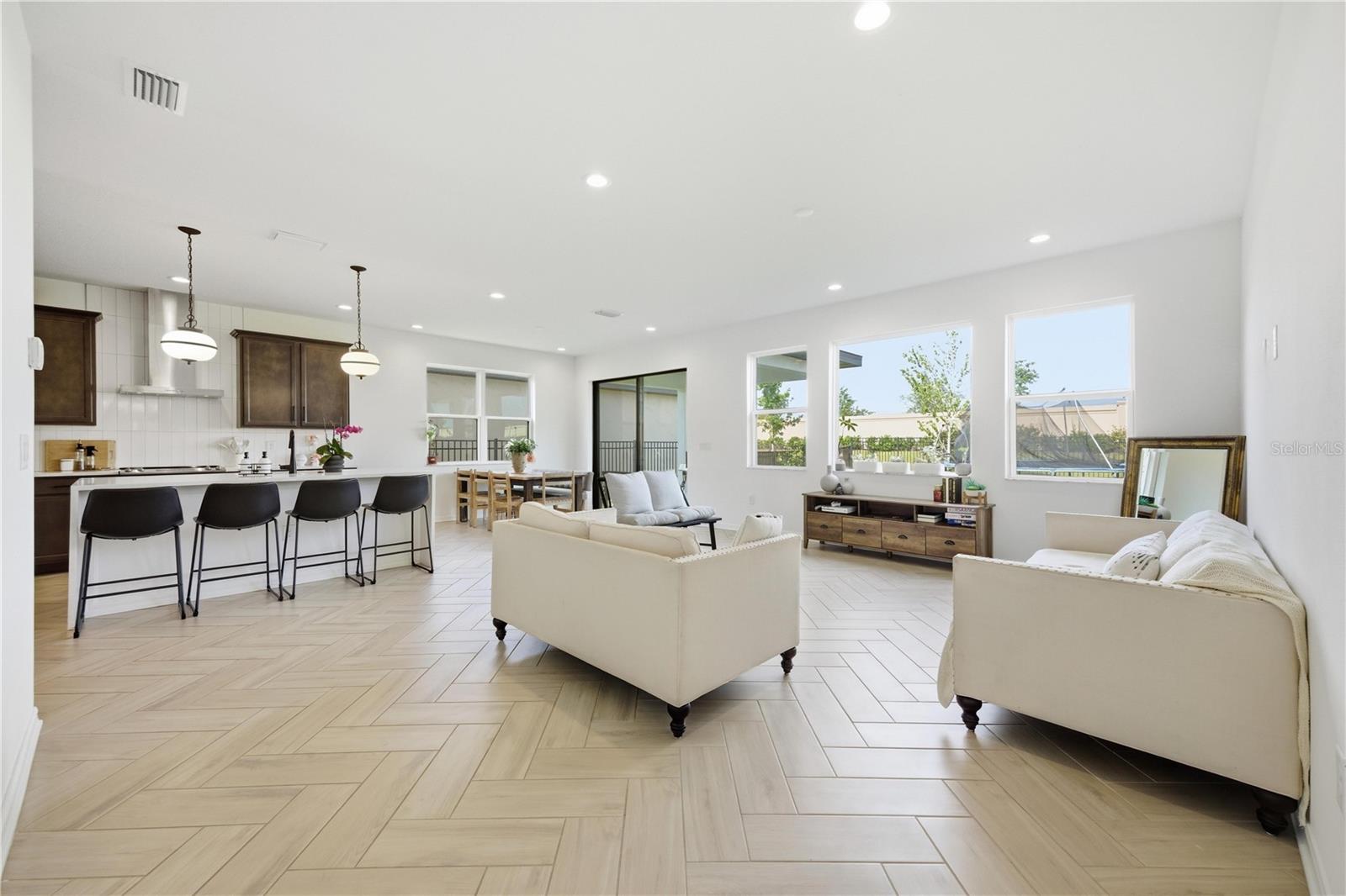 8326 Abalone Loop Property Photo 16