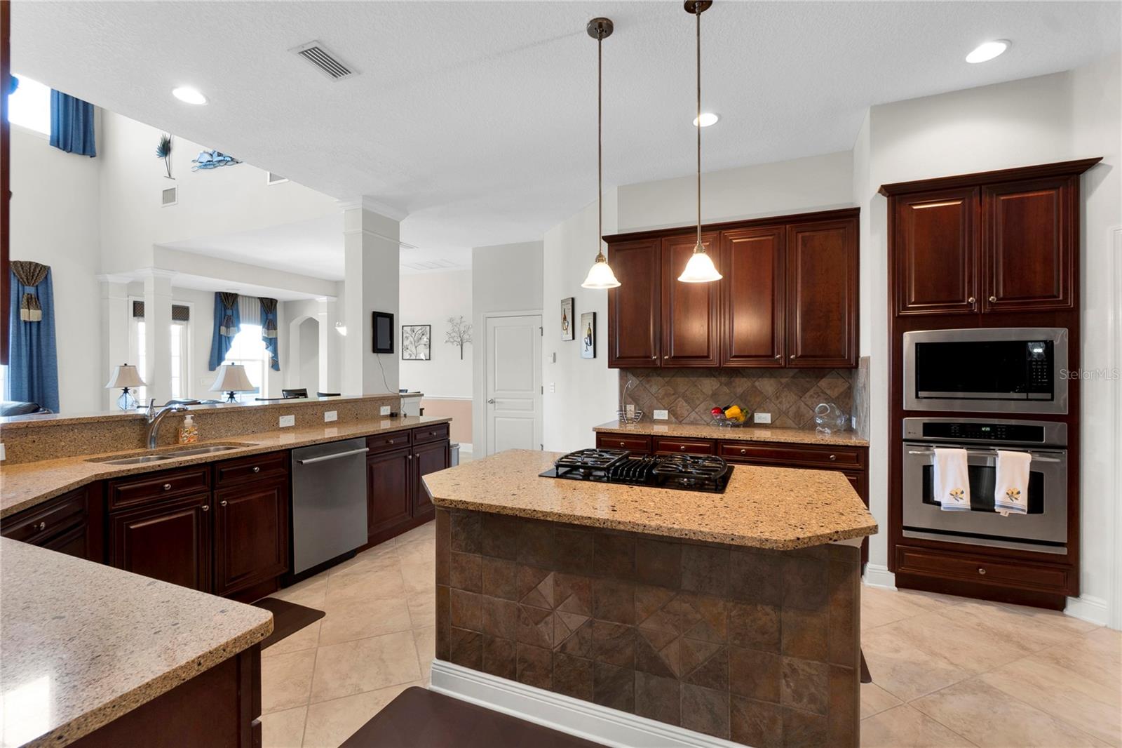 5727 Sea Trout Pl Property Photo 6