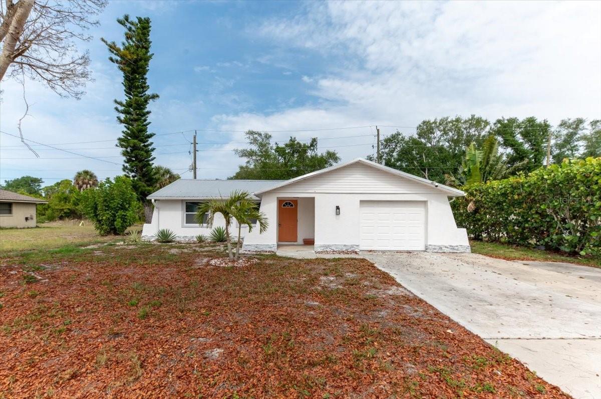 2580 Shamrock Dr Property Photo 1