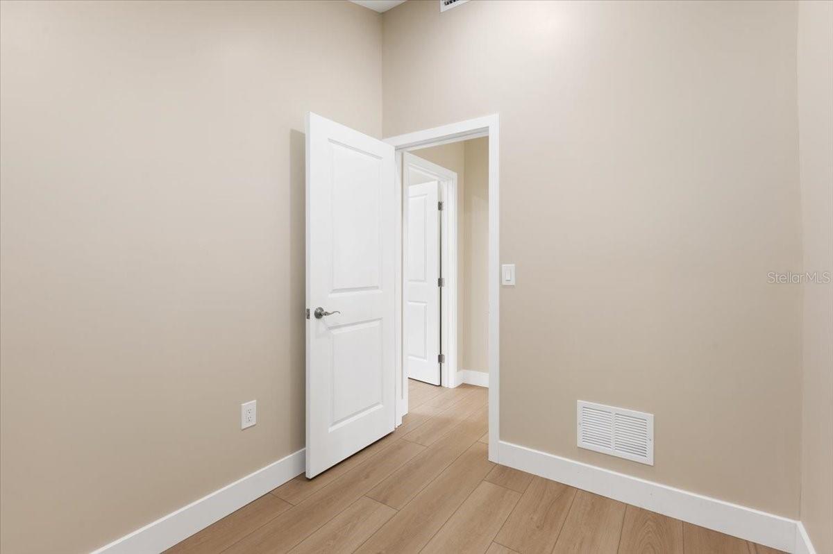 2580 Shamrock Dr Property Photo 25