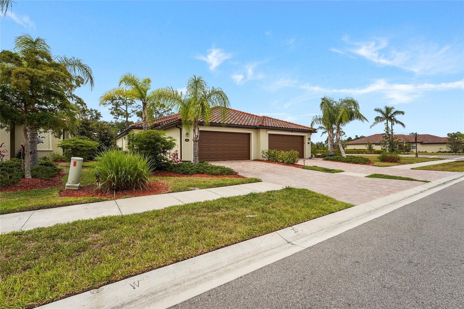 12055 Amica Loop Property Photo 3