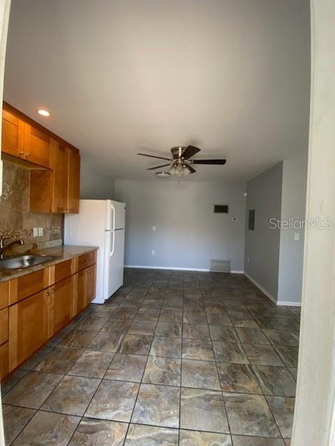 512 Barcelona Ave #4 Property Photo 3
