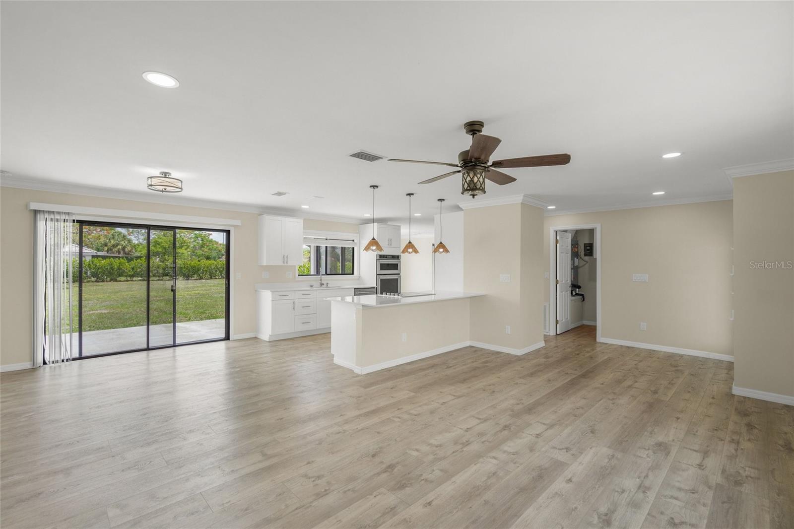5050 Richmond Ter Property Photo 2