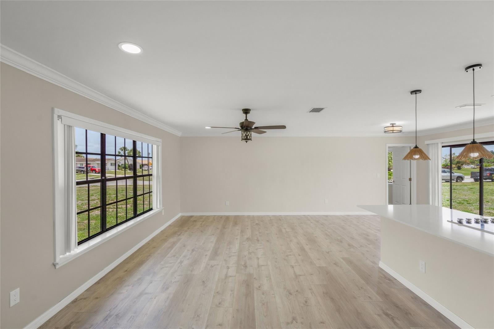 5050 Richmond Ter Property Photo 6