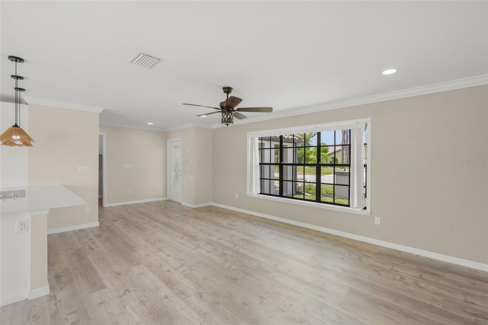 5050 Richmond Ter Property Photo 7
