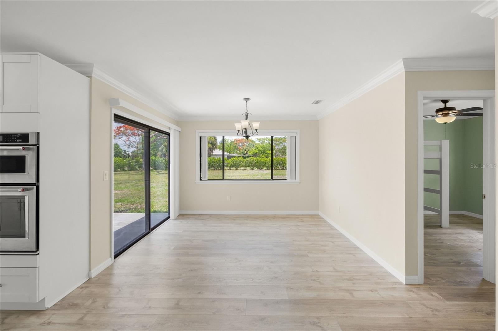 5050 Richmond Ter Property Photo 14