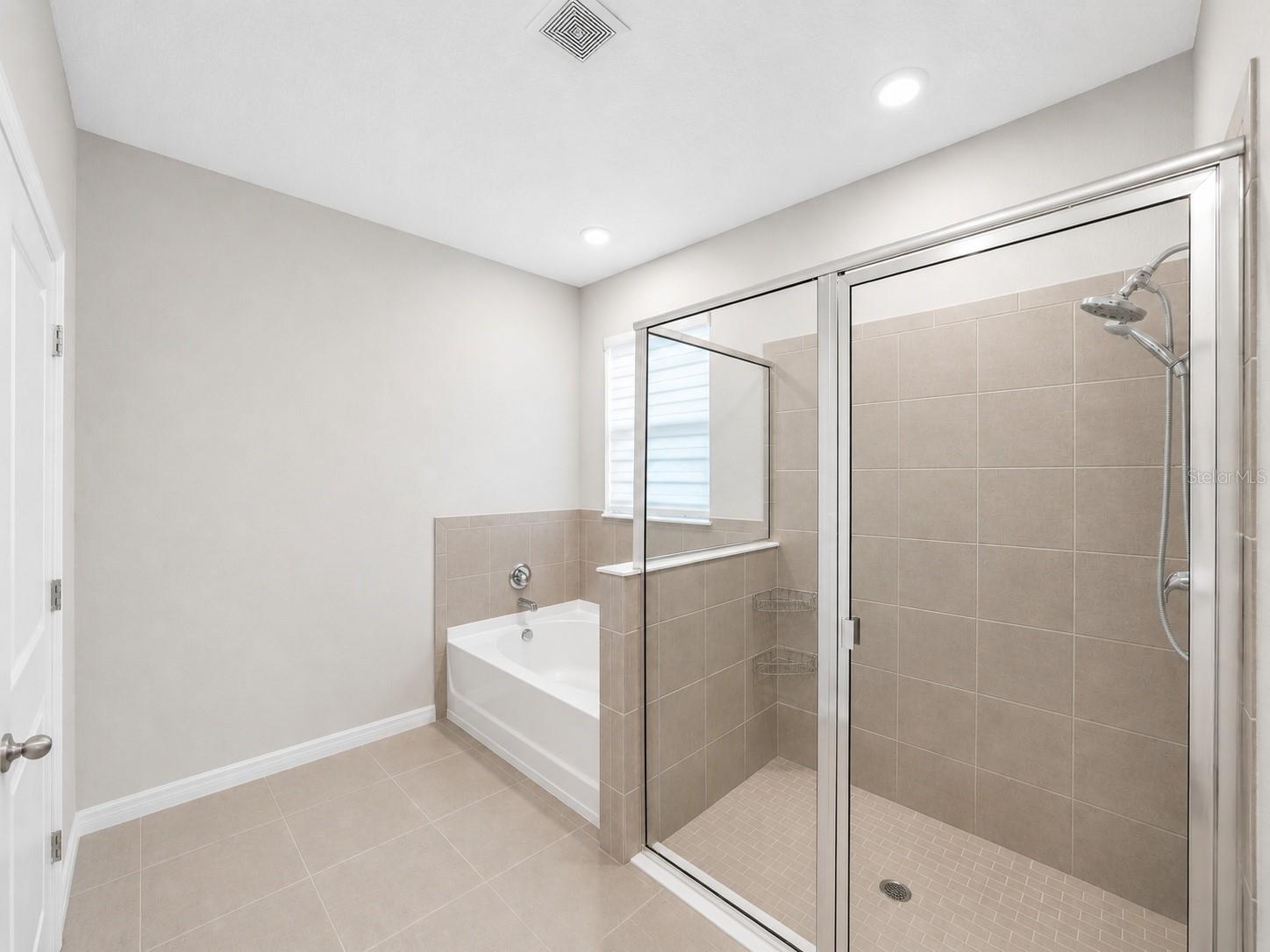 8469 Hardy Bay Loop Property Photo 21