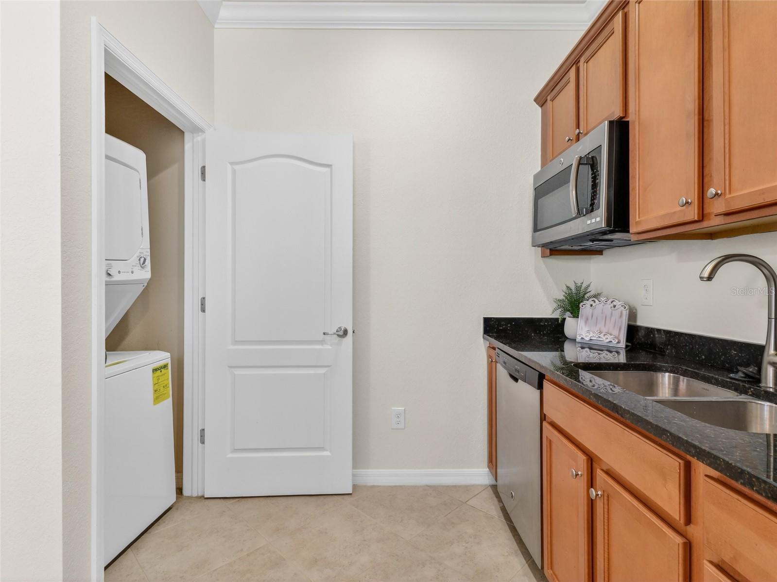 2740 Via Piazza Loop Property Photo 14