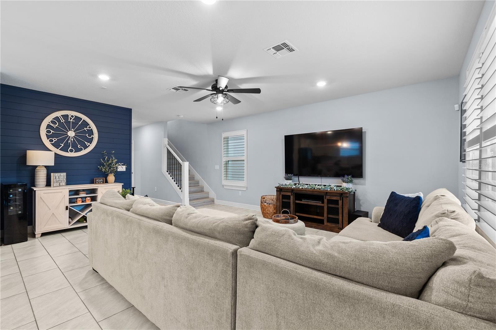 9109 Royal River Cir Property Photo 11