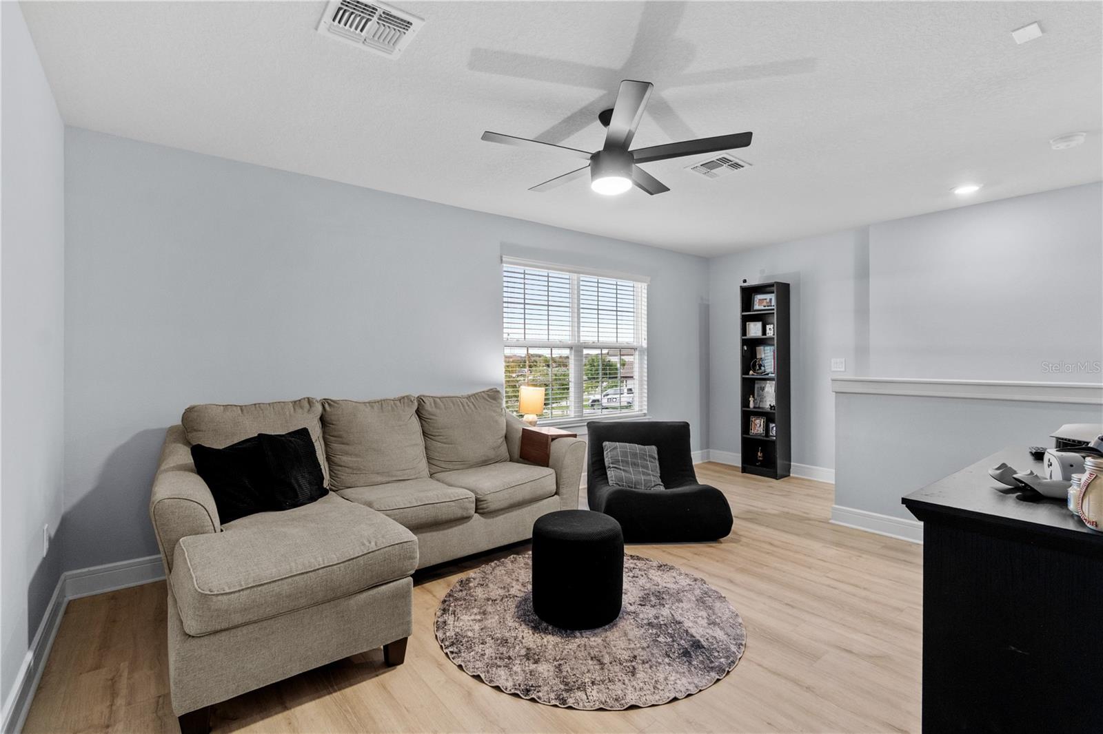 9109 Royal River Cir Property Photo 23