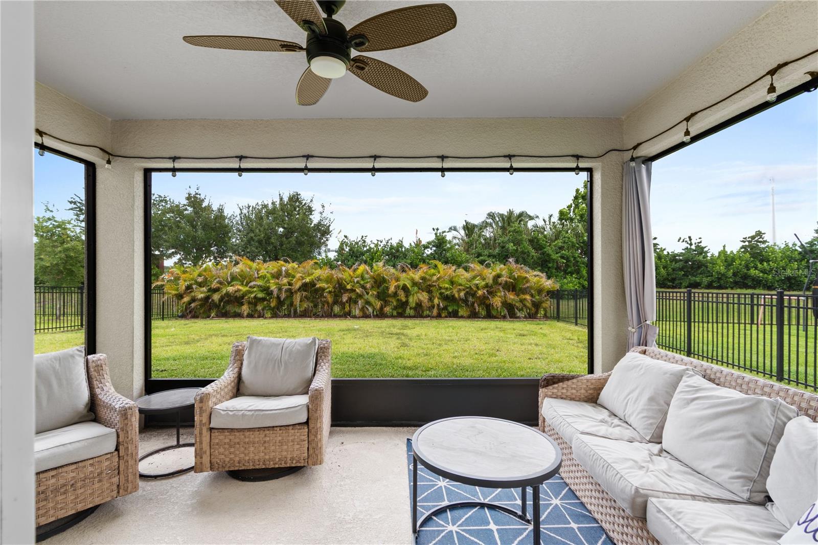 9109 Royal River Cir Property Photo 39