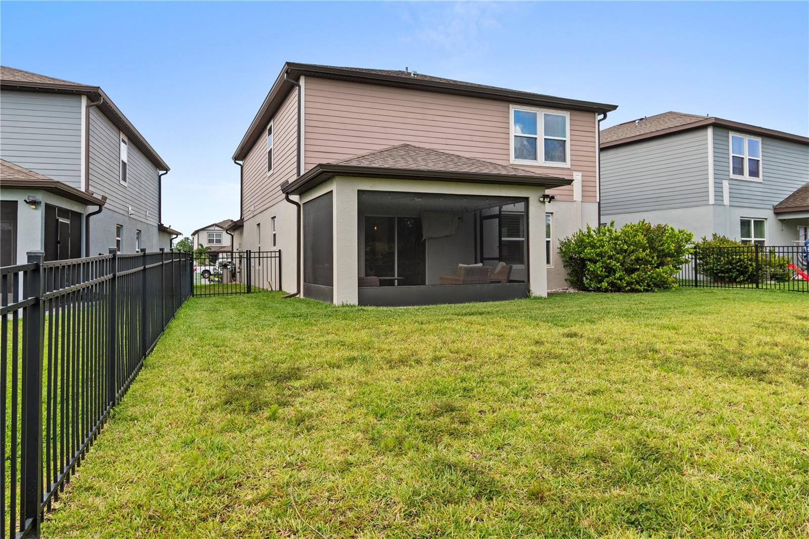 9109 Royal River Cir Property Photo 42