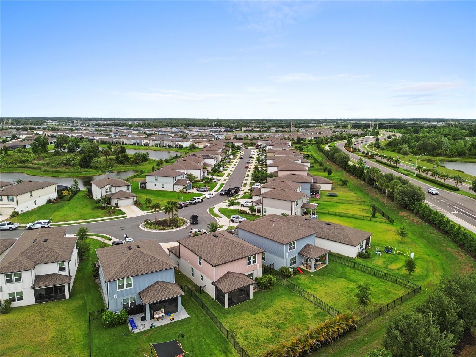 9109 Royal River Cir Property Photo 45