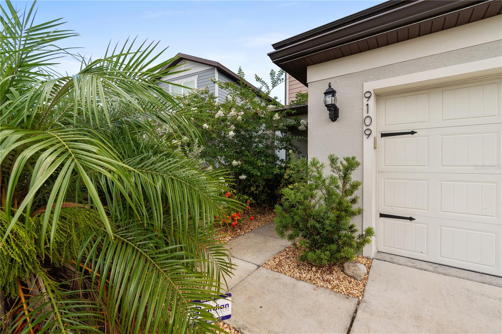 9109 Royal River Cir Property Photo 47