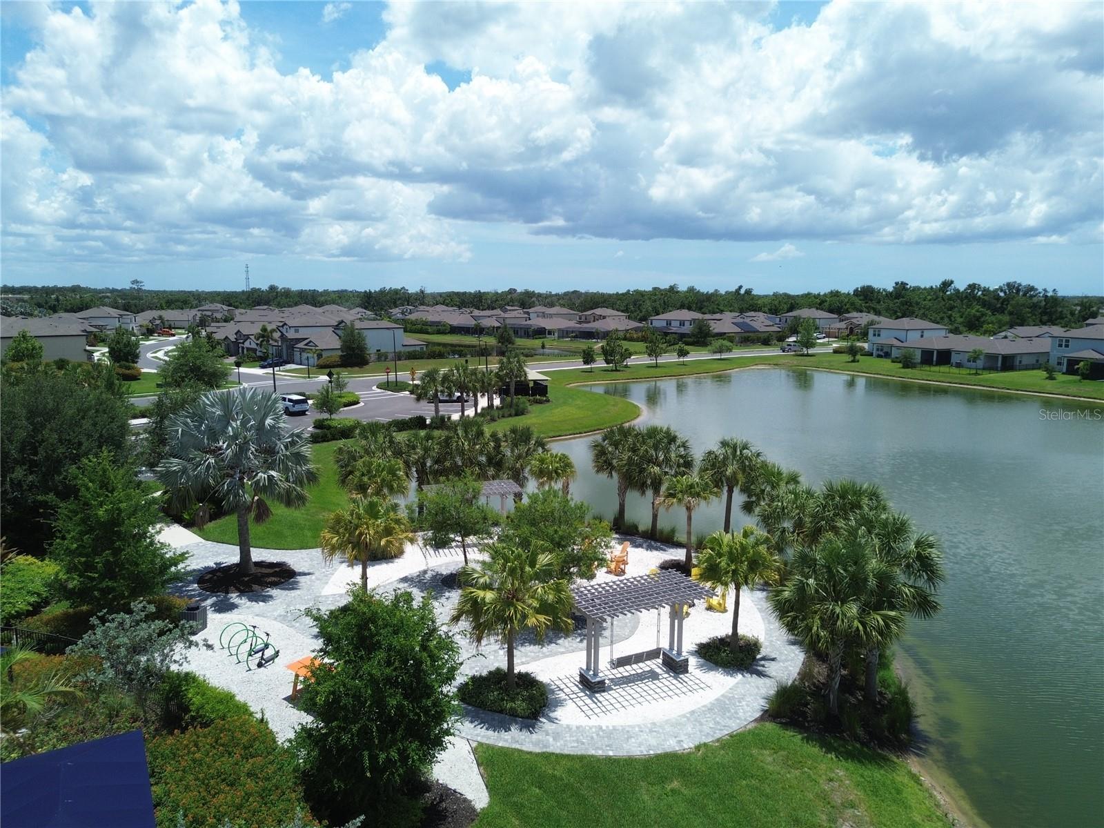 9109 Royal River Cir Property Photo 56