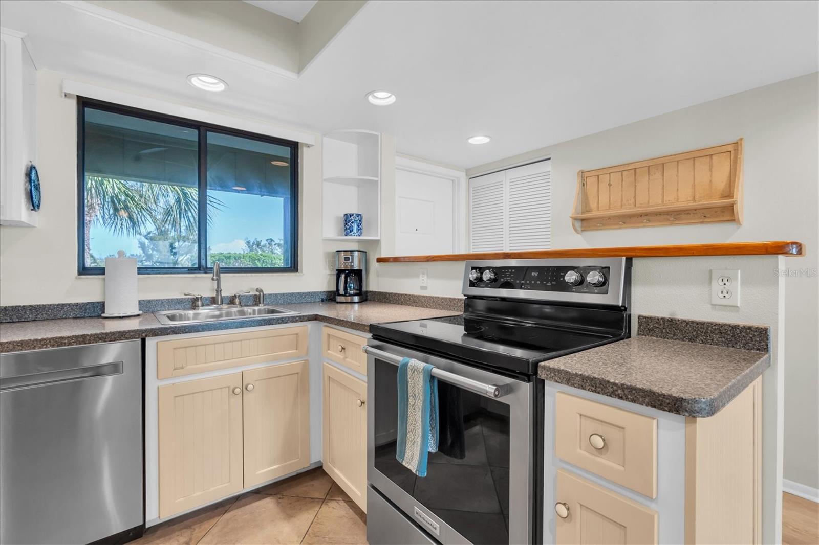 6500 Flotilla Dr #187 Property Photo 18