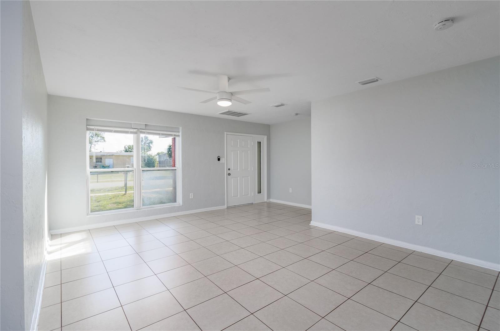 2159 Floyd Ct Property Photo 4