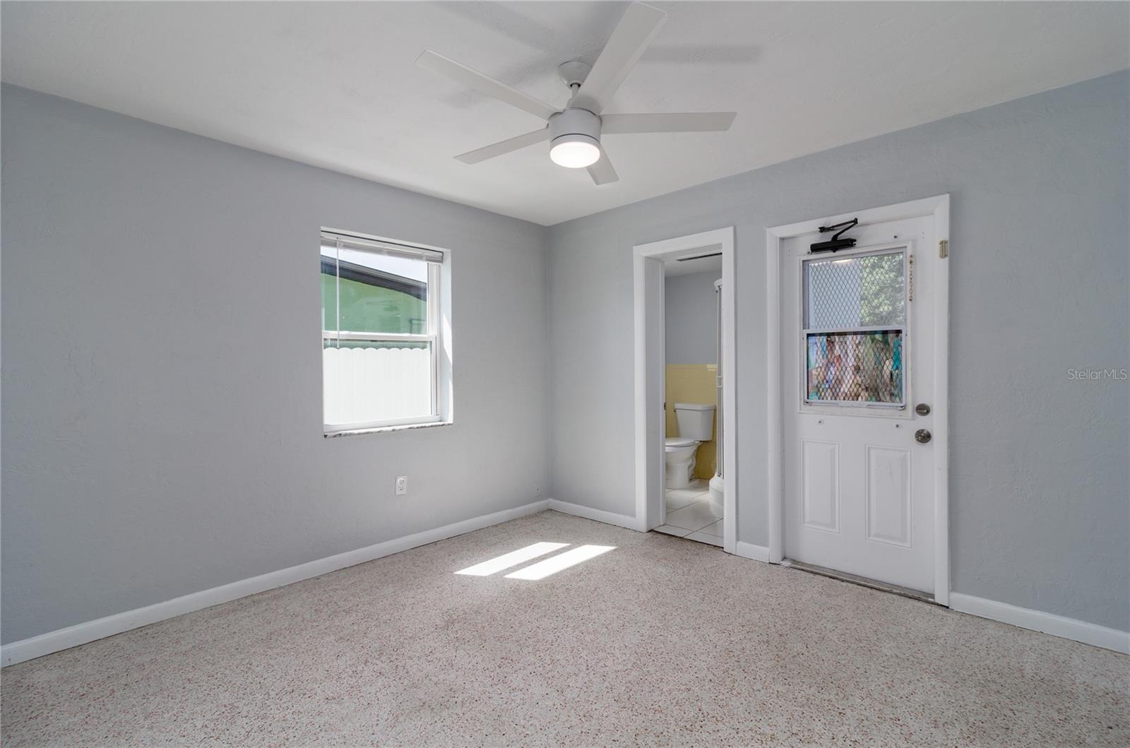 2159 Floyd Ct Property Photo 9