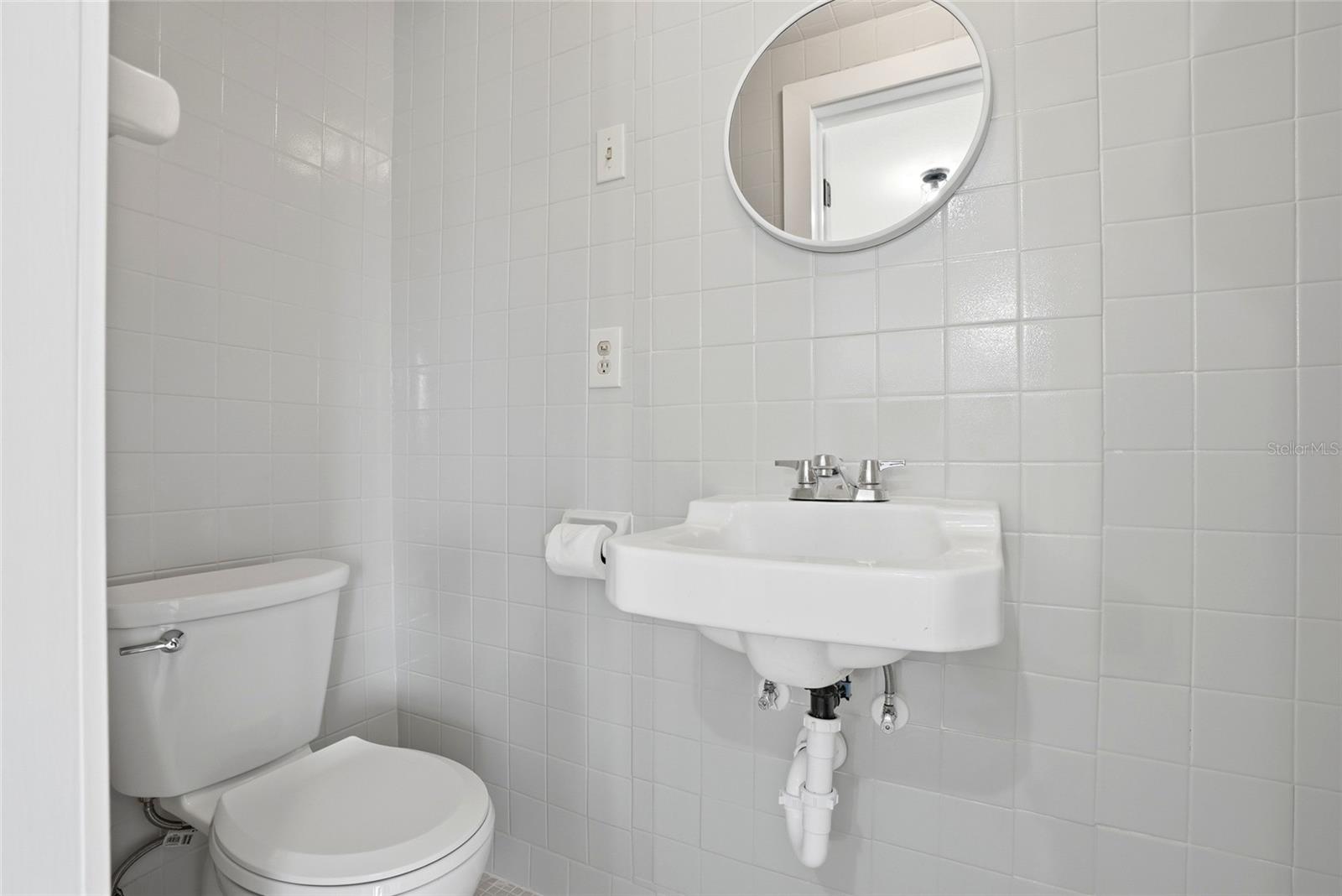 10737 Fillmore Ave Property Photo 24