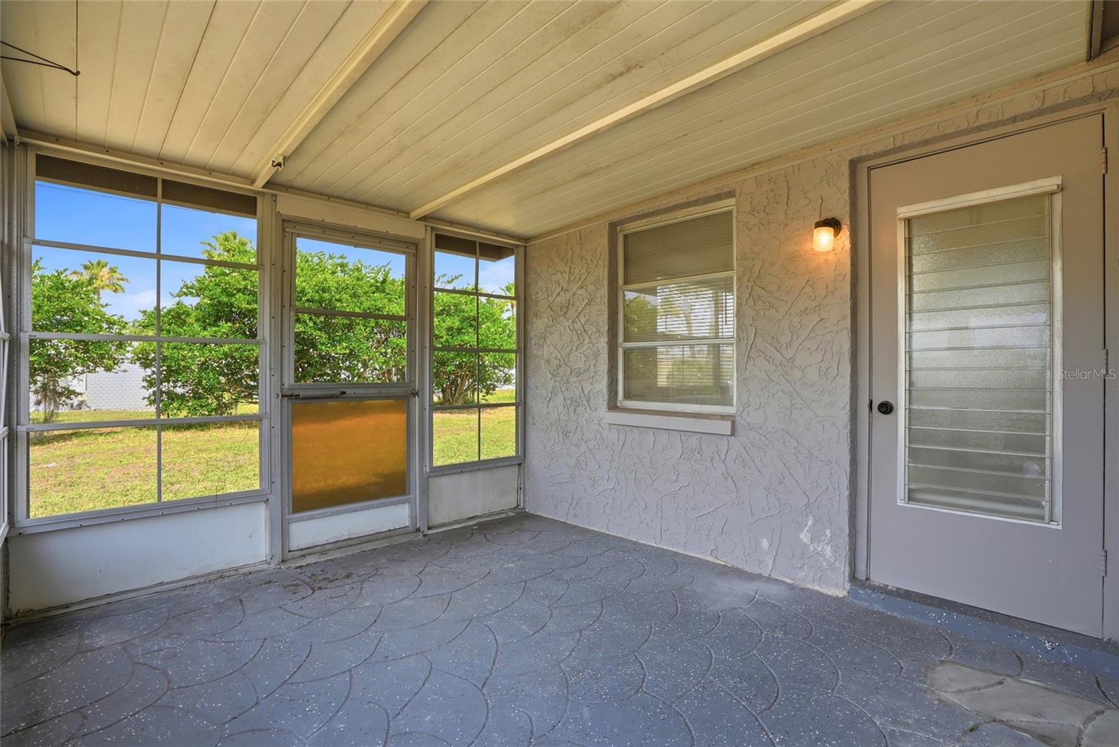 10737 Fillmore Ave Property Photo 28