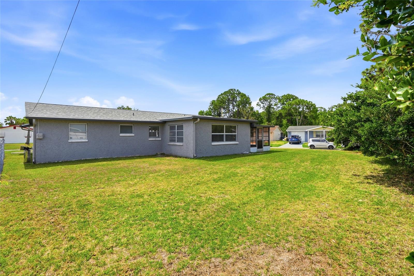 10737 Fillmore Ave Property Photo 32