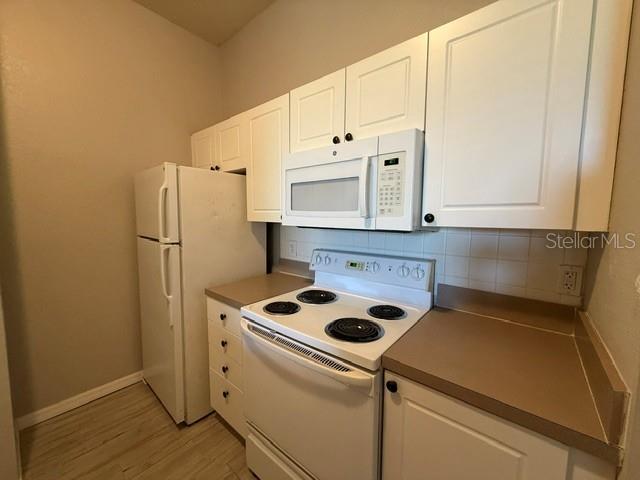 5168 Northridge Rd #311 Property Photo 4